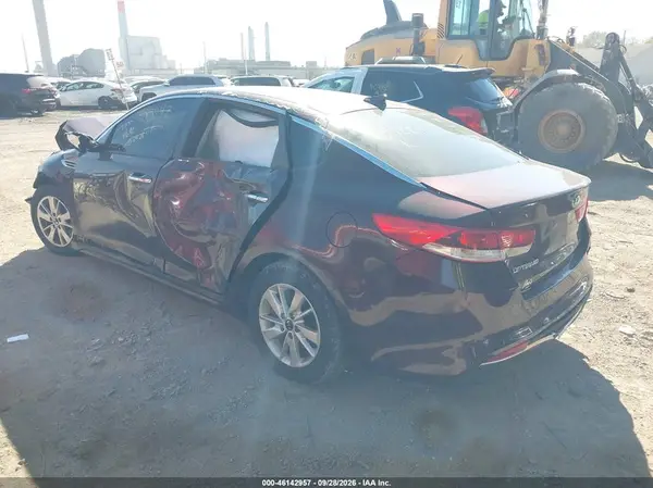 5XXGT4L3XHG155247 — 2017 Kia Optima, фото 3 с аукциона IAAI, Передняя часть
