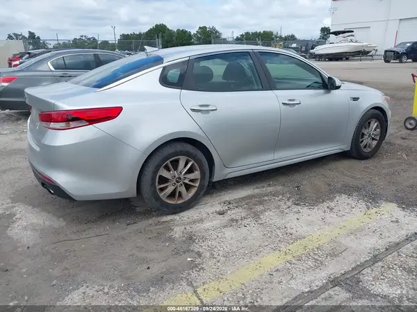 5XXGT4L38HG134140 — 2017 Kia Optima, фото 4 с аукциона IAAI 07.10.2026, Естественный износ