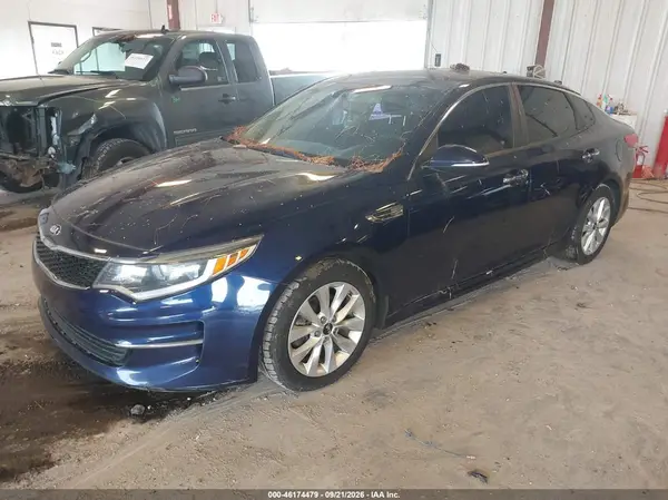5XXGT4L30HG163065 — 2017 Kia Optima, фото 2 с аукциона IAAI 12.10.2026, Естественный износ