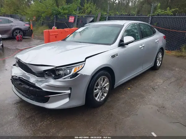 5XXGT4L32HG175833 — 2017 Kia Optima, фото 2 с аукциона IAAI, Передняя часть
