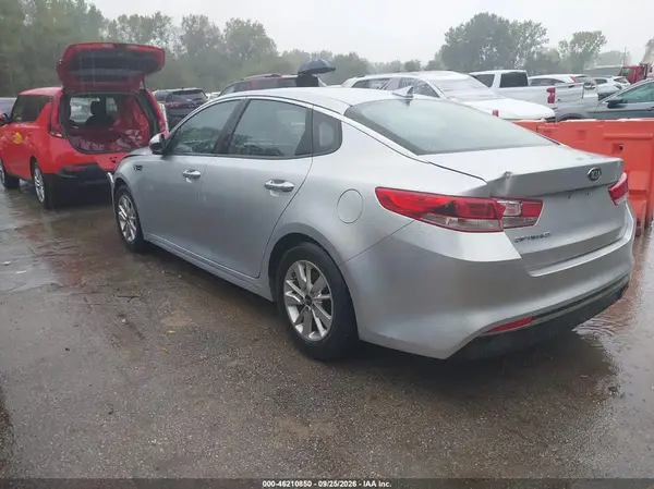 5XXGT4L32HG175833 — 2017 Kia Optima, фото 3 с аукциона IAAI, Передняя часть
