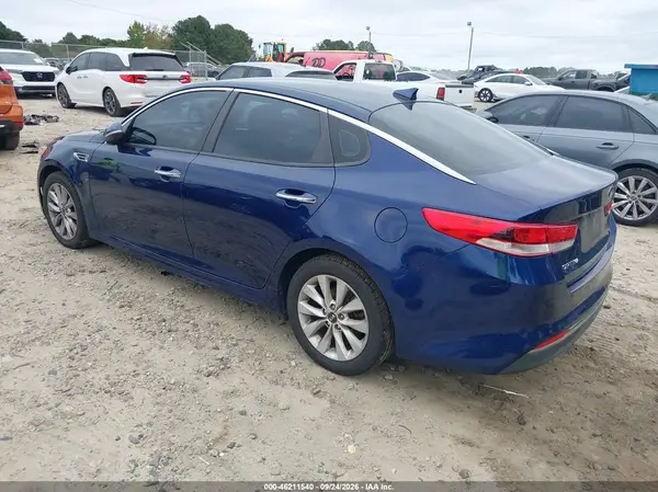 5XXGT4L37HG123369 — 2017 Kia Optima, фото 3 с аукциона IAAI, Пожар двигателя