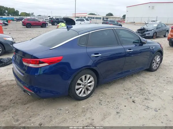 5XXGT4L37HG123369 — 2017 Kia Optima, фото 4 с аукциона IAAI, Пожар двигателя
