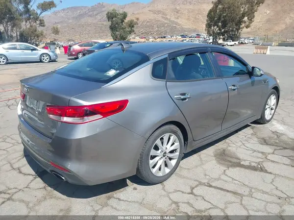 5XXGT4L35HG139229 — 2017 Kia Optima, фото 4 с аукциона IAAI, Левый бок