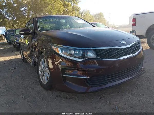 5XXGT4L30HG154365 — 2017 Kia Optima, Передняя часть справа (Right Front), фото до ремонта