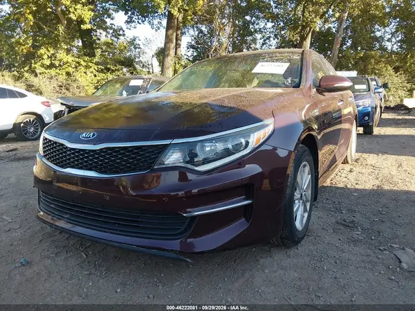 5XXGT4L30HG154365 — 2017 Kia Optima, фото 2 с аукциона IAAI, Передняя часть справа