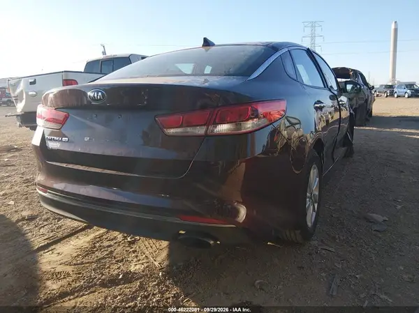 5XXGT4L30HG154365 — 2017 Kia Optima, фото 4 с аукциона IAAI, Передняя часть справа