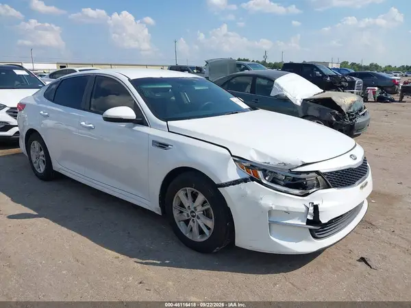 5XXGT4L35JG215134 — 2018 Kia Optima, Передняя часть (Front & Rear), фото до ремонта