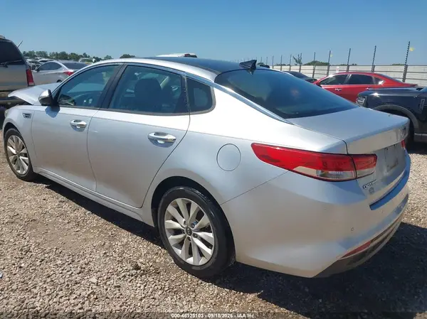 5XXGU4L33JG187623 — 2018 Kia Optima, фото 3 с аукциона IAAI 13.10.2026, Передняя часть