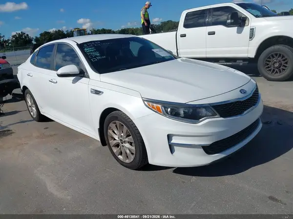 5XXGT4L32JG257096 — 2018 Kia Optima, Задняя часть (Rear), фото до ремонта