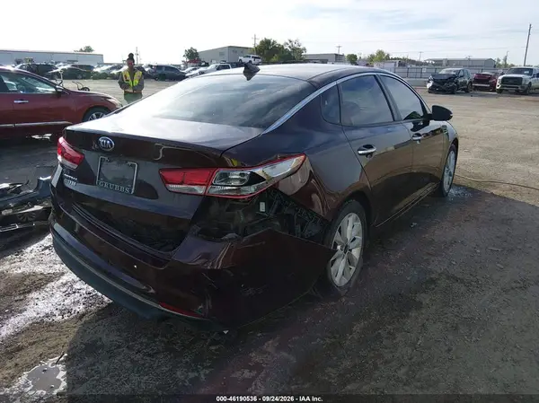 5XXGT4L31JG268946 — 2018 Kia Optima, фото 4 с аукциона IAAI, Задняя часть справа