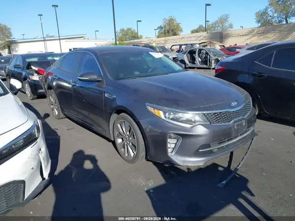 5XXGT4L33JG257544 — 2018 Kia Optima, Передняя часть (Front & Rear), фото до ремонта
