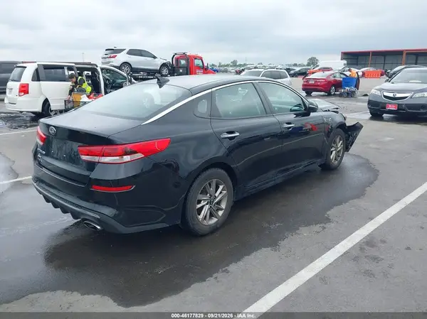 5XXGT4L37KG335521 — 2019 Kia Optima, фото 4 с аукциона IAAI, Передняя часть справа
