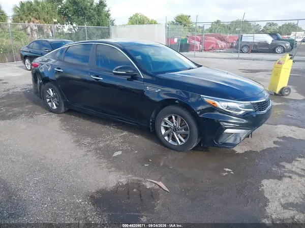 5XXGT4L35KG309922 — 2019 Kia Optima, Передняя часть (Front & Rear), фото до ремонта