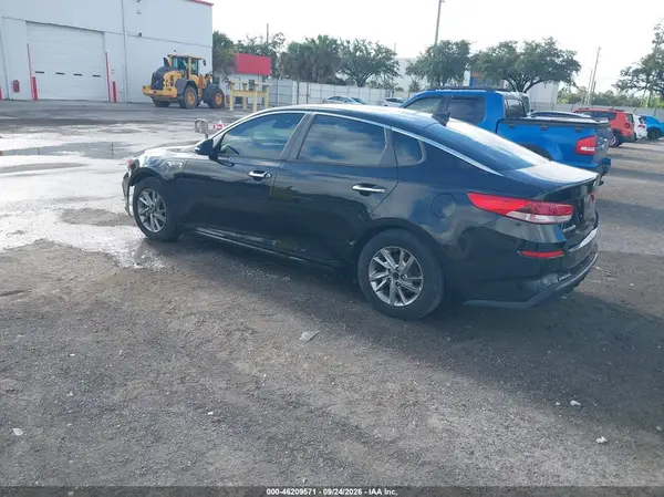 5XXGT4L35KG309922 — 2019 Kia Optima, фото 3 с аукциона IAAI 14.10.2026, Передняя и задняя части