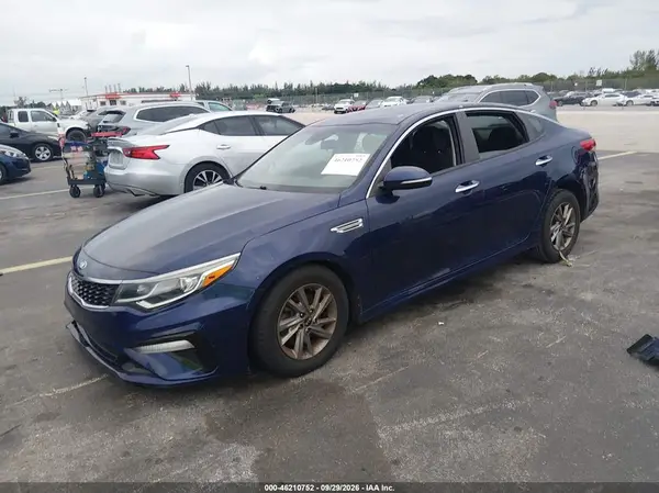 5XXGT4L30KG337742 — 2019 Kia Optima, фото 2 с аукциона IAAI, Передняя часть справа