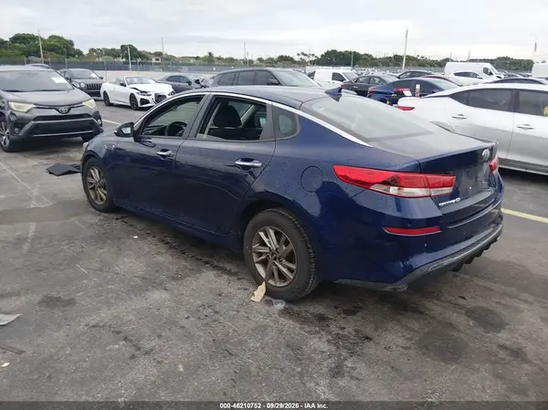 5XXGT4L30KG337742 — 2019 Kia Optima, фото 3 с аукциона IAAI, Передняя часть справа