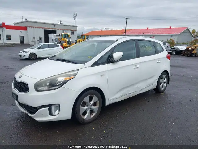 KNAHT8A33E7063932 — 2014 Kia Rondo LX, фото 2 с аукциона IAAI 13.10.2026, Передняя часть