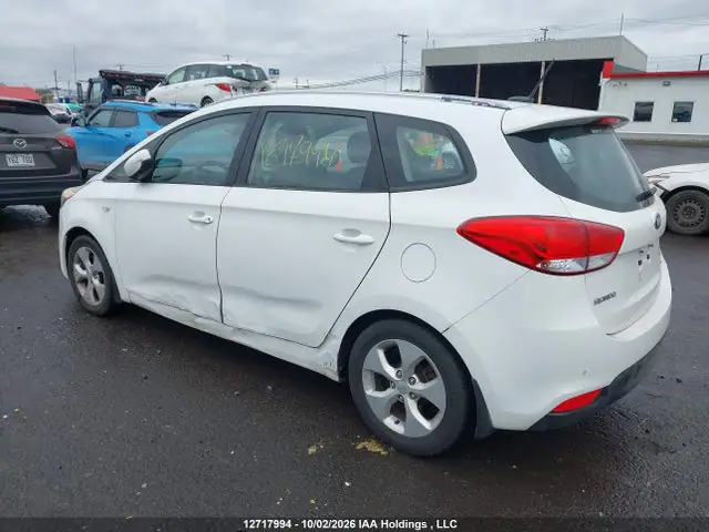 KNAHT8A33E7063932 — 2014 Kia Rondo LX, фото 3 с аукциона IAAI 13.10.2026, Передняя часть