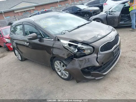 KNAHU8A39E7045643 — 2014 Kia Rondo, Передняя часть (Front), фото до ремонта