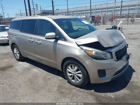 KNDMB5C15F6041808 — 2015 Kia Sedona LX, Передняя часть (Front End), фото до ремонта