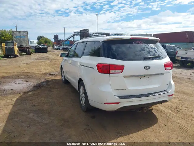 KNDMB5C11H6322670 — 2017 Kia Sedona LX, фото 3 с аукциона IAAI 13.10.2026, Передняя часть