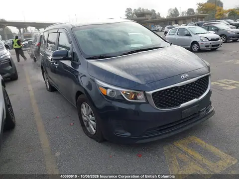 KNDMB5C1XH6270987 — 2017 Kia Sedona LX, Передняя часть слева (Left Front), фото до ремонта