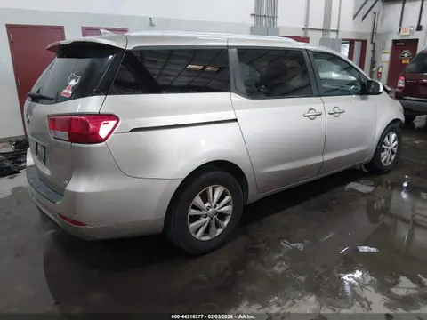 2017 KIA SEDONA LX VIN KNDMB5C19H6233543 фото 4