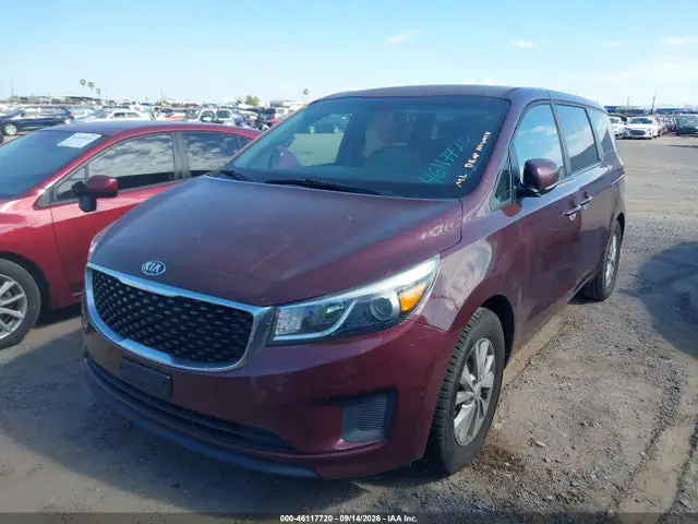 KNDMB5C13H6233201 — 2017 Kia Sedona LX, фото 2 с аукциона IAAI 13.10.2026, Естественный износ