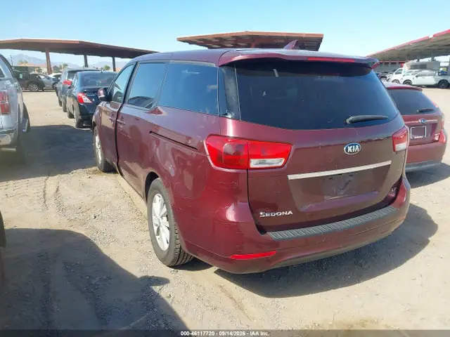 KNDMB5C13H6233201 — 2017 Kia Sedona LX, фото 3 с аукциона IAAI 13.10.2026, Естественный износ