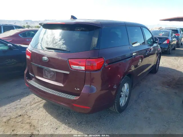 KNDMB5C13H6233201 — 2017 Kia Sedona LX, фото 4 с аукциона IAAI 13.10.2026, Естественный износ