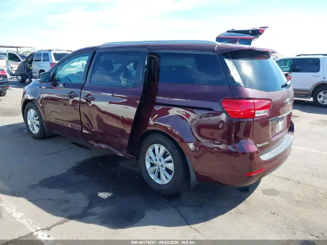 KNDMB5C16J6381896 — 2018 Kia Sedona LX, фото 3 с аукциона IAAI 13.10.2026, Левый бок