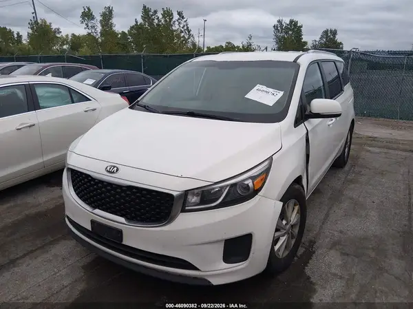 KNDMB5C16G6195543 — 2016 Kia Sedona, фото 2 с аукциона IAAI 14.10.2026, Левый и правый бока