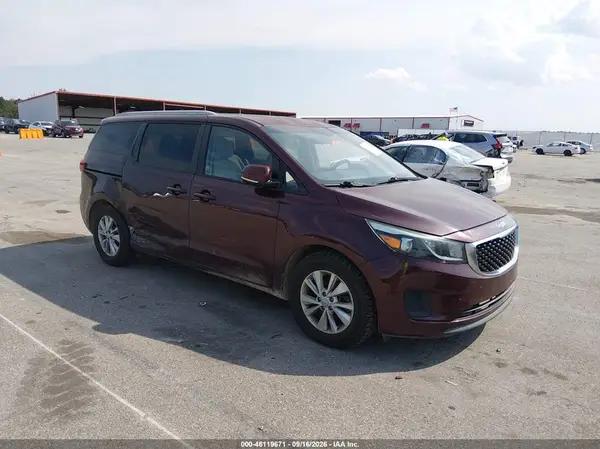 KNDMB5C11G6150915 — 2016 Kia Sedona, Правый бок (Right Side), фото до ремонта