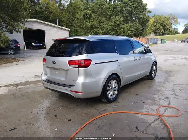KNDMC5C19G6173632 — 2016 Kia Sedona, фото 4 с аукциона IAAI 14.10.2026, Естественный износ