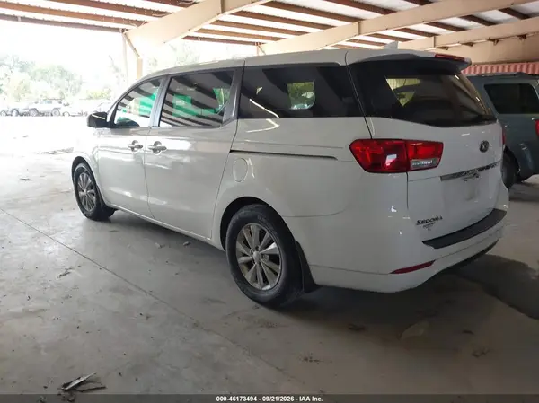 KNDMA5C18G6207212 — 2016 Kia Sedona, фото 3 с аукциона IAAI 28.09.2026, Естественный износ