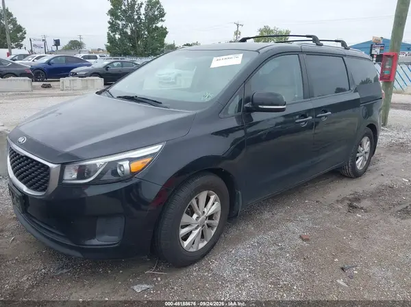 KNDMB5C15G6182086 — 2016 Kia Sedona, фото 2 с аукциона IAAI 13.10.2026, Естественный износ