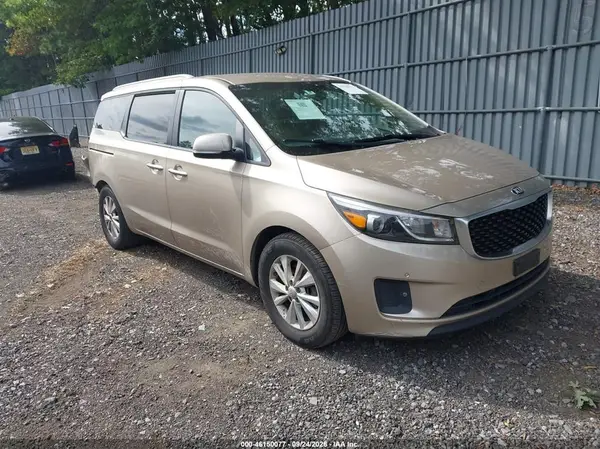 KNDMB5C16H6307212 — 2017 Kia Sedona, Задняя часть (Rear), фото до ремонта