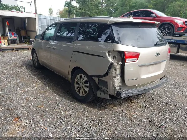 KNDMB5C16H6307212 — 2017 Kia Sedona, фото 3 с аукциона IAAI, Задняя часть
