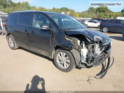 KNDMB5C12H6267761 — 2017 Kia Sedona, Передняя часть, фото до ремонта