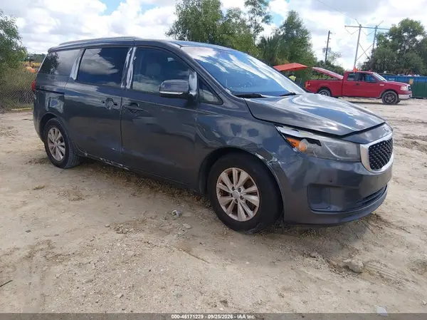 KNDMB5C11J6350815 — 2018 Kia Sedona, Правый бок (Right Side), фото до ремонта