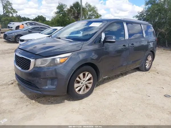 2018 KIA SEDONA VIN KNDMB5C11J6350815 фото 2