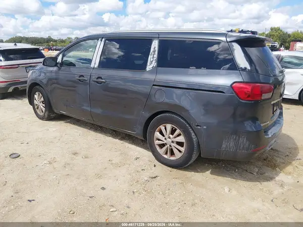2018 KIA SEDONA VIN KNDMB5C11J6350815 фото 3