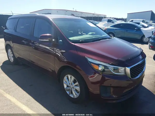 KNDMB5C18J6406765 — 2018 Kia Sedona, Правый бок (Right Side), фото до ремонта