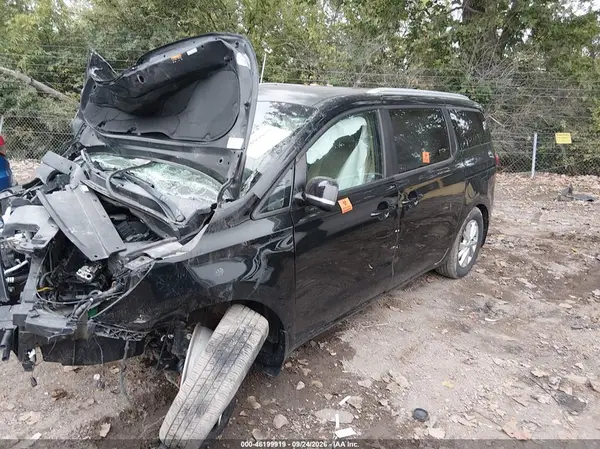 KNDMB5C10J6367900 — 2018 Kia Sedona, фото 2 с аукциона IAAI, Передняя часть