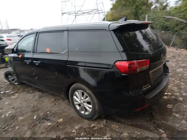 KNDMB5C10J6367900 — 2018 Kia Sedona, фото 3 с аукциона IAAI, Передняя часть