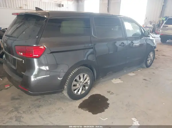 KNDMB5C17L6659823 — 2020 Kia Sedona, фото 4 с аукциона IAAI, Передняя часть
