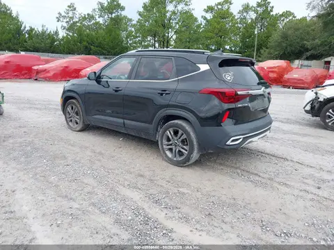 2021 KIA SELTOS S VIN KNDEU2AA6M7081077 фото 3