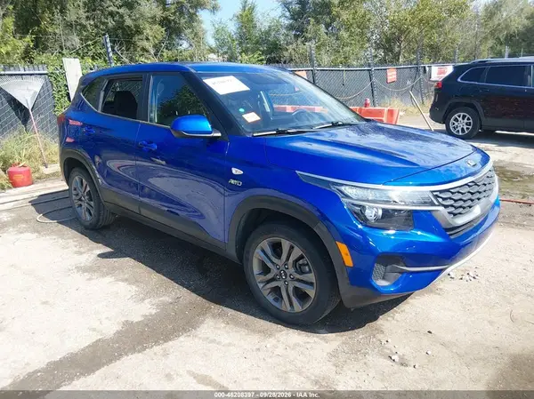 KNDEPCAA5M7172354 — 2021 Kia Seltos, Град (Hail), фото до ремонта