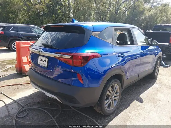 KNDEPCAA5M7172354 — 2021 Kia Seltos, фото 4 с аукциона IAAI, Град